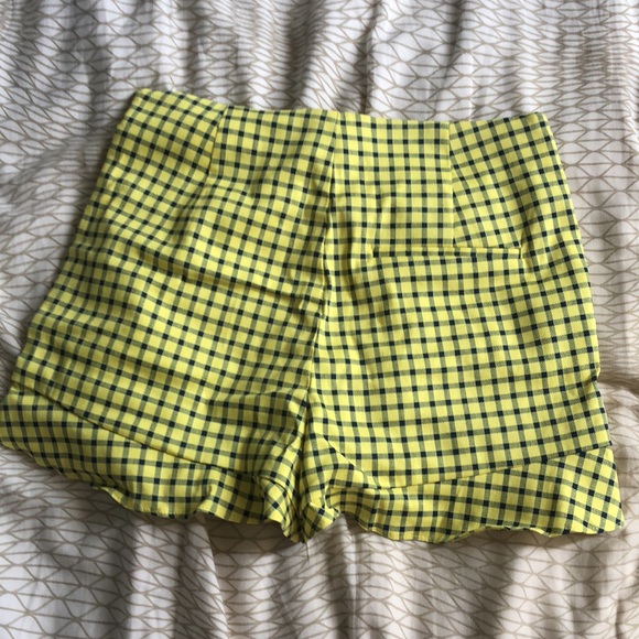 Zara shorts - Picture 2 of 3